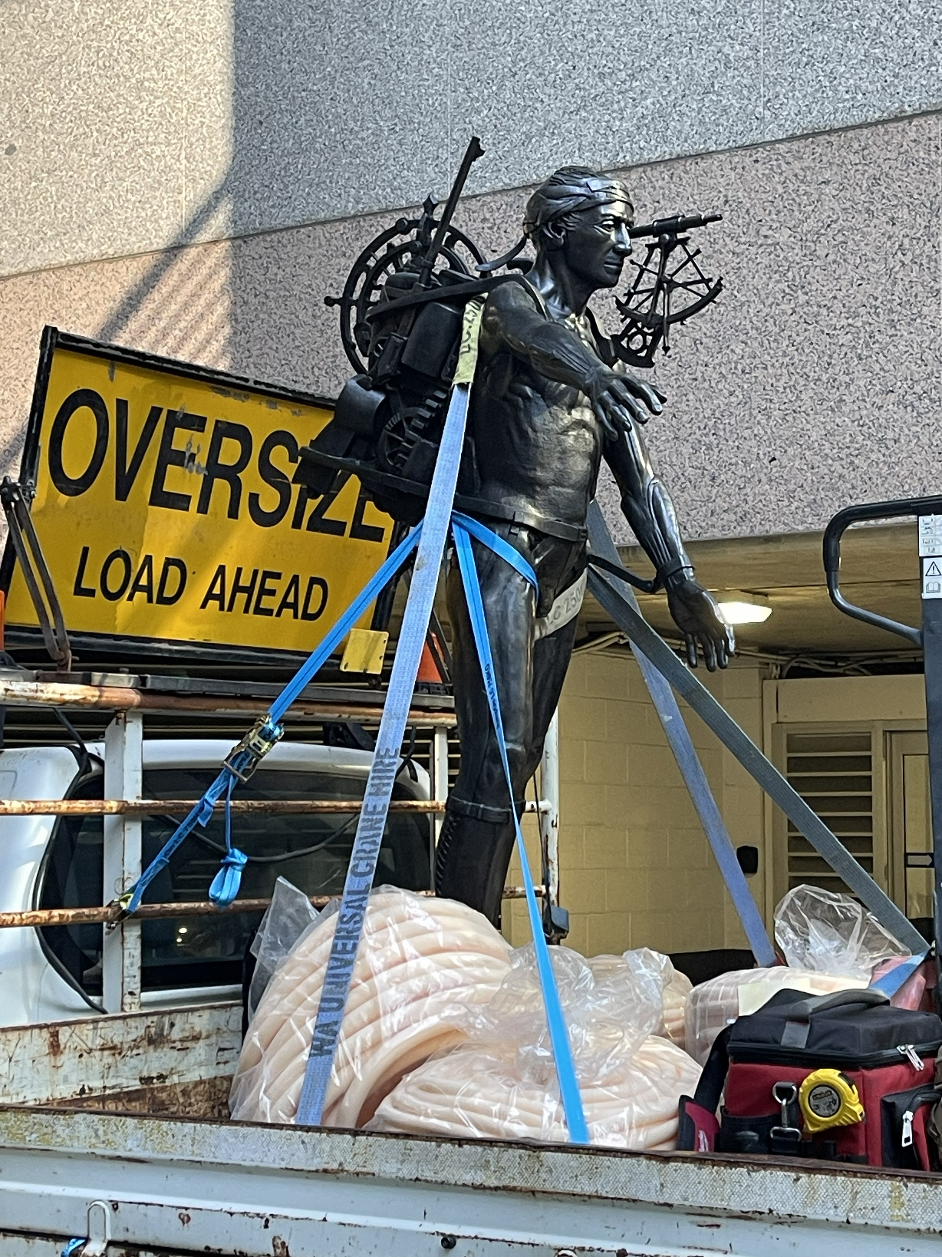 statue on way to UWA